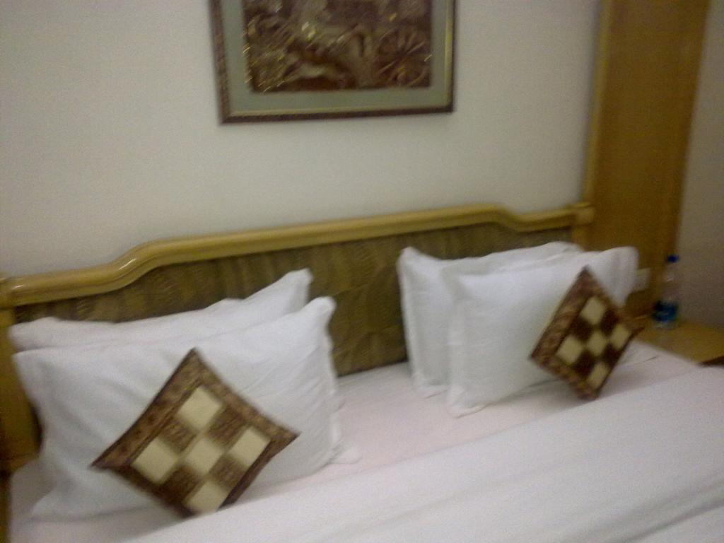 Capital O 2741 Hotel Corporate Point Delhi  Room photo